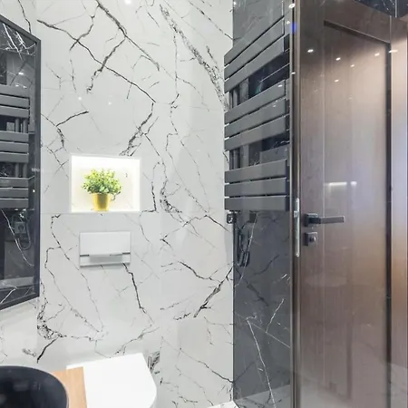 Extreme - New Luxy Apartment